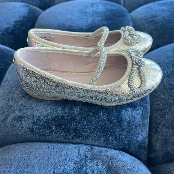 Nina Gold Kids Shoes with crystal rhinestone Bow Detail - Picture 7 of 10